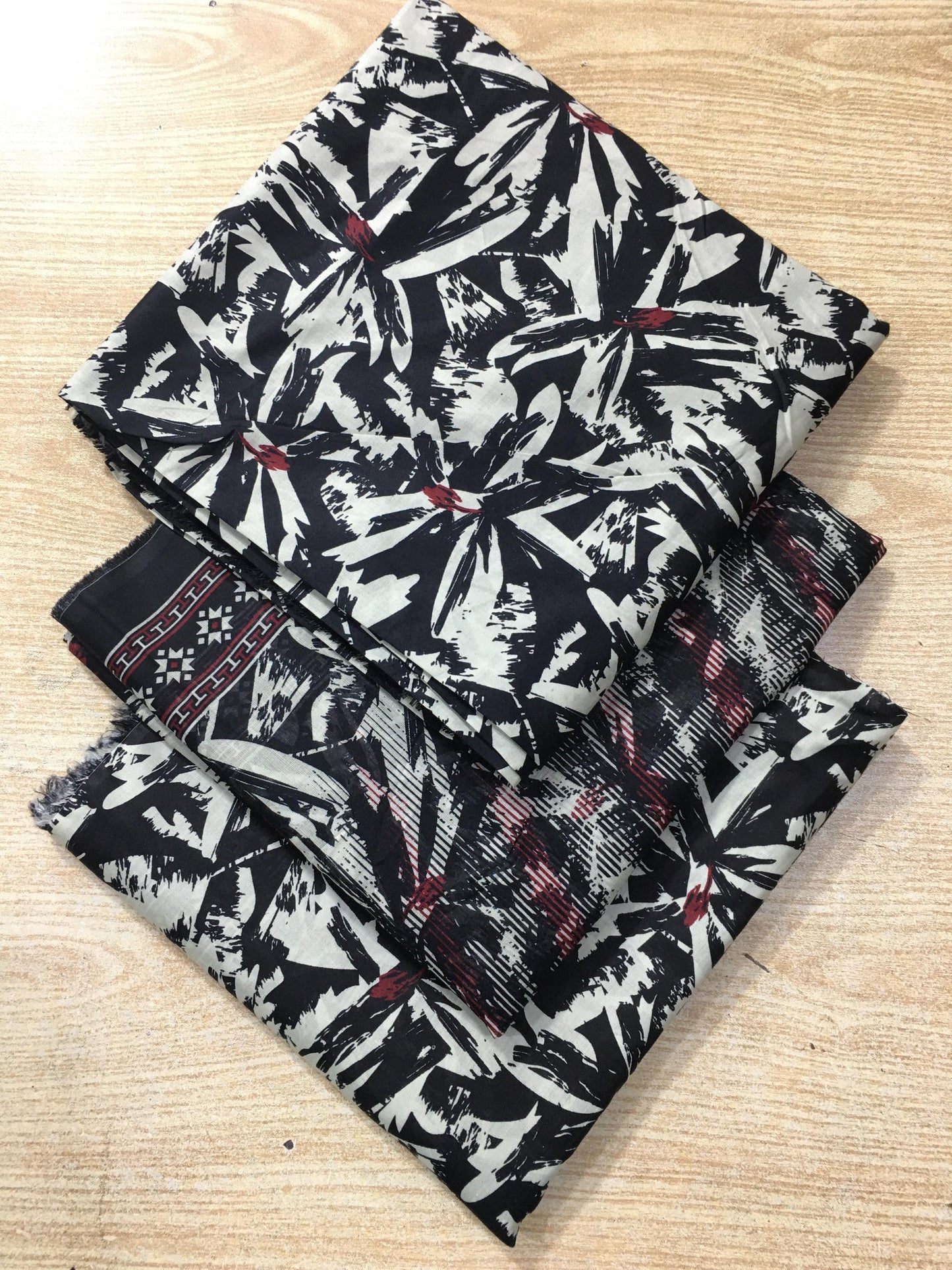 3PC Unstitched Noir Burst – Abstract Black & Beige Lawn Set
