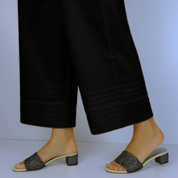 trouser with pintuck pleats and embroidery line black