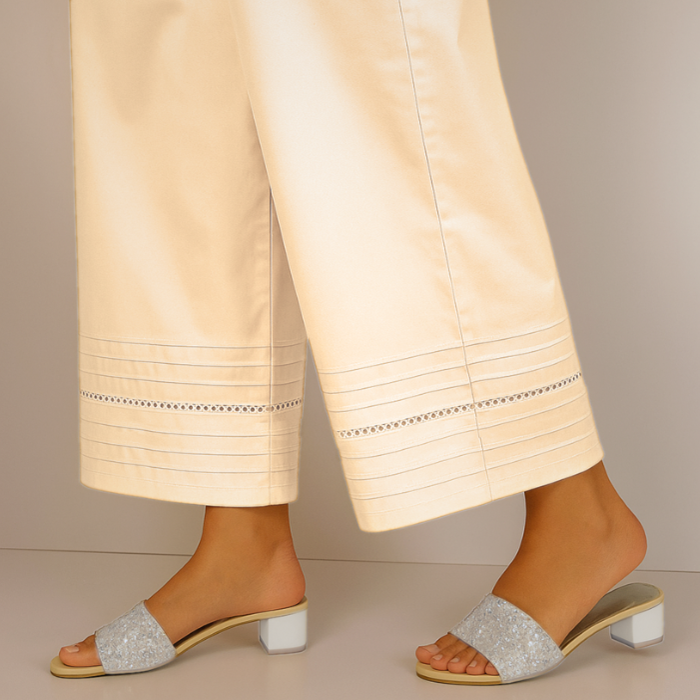 trouser with pintuck pleats and embroidery line dull white